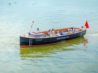 Breakfast cruise along Saigon river