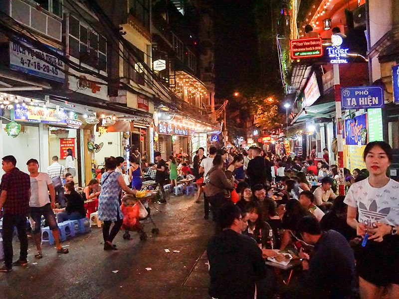 Hanoi Nightlife Craft Beer Tour