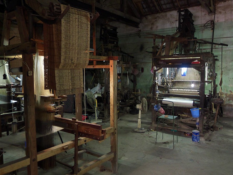 Visit Van Phuc silk village from Hanoi