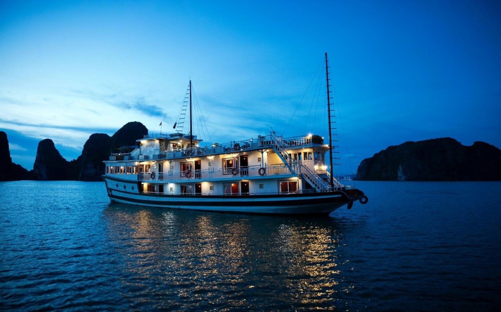 Hanoi - Halong Bay Overnight cruise & Ninh Binh 5 Days 4 Nights Package Tour - 35% off