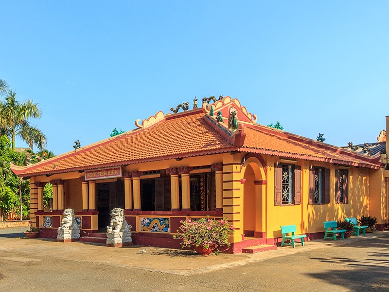 Saigon - Cu Chi Tunnels - Vung Tau - Mekong Delta 5 Day Tour - 40% off