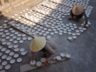 A visit to Bat Trang Ceramic village & Le Mat snake village from Hanoi